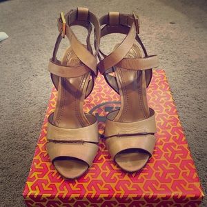 Tory Burch soft sandal size 5.5 CLAY BEIGE